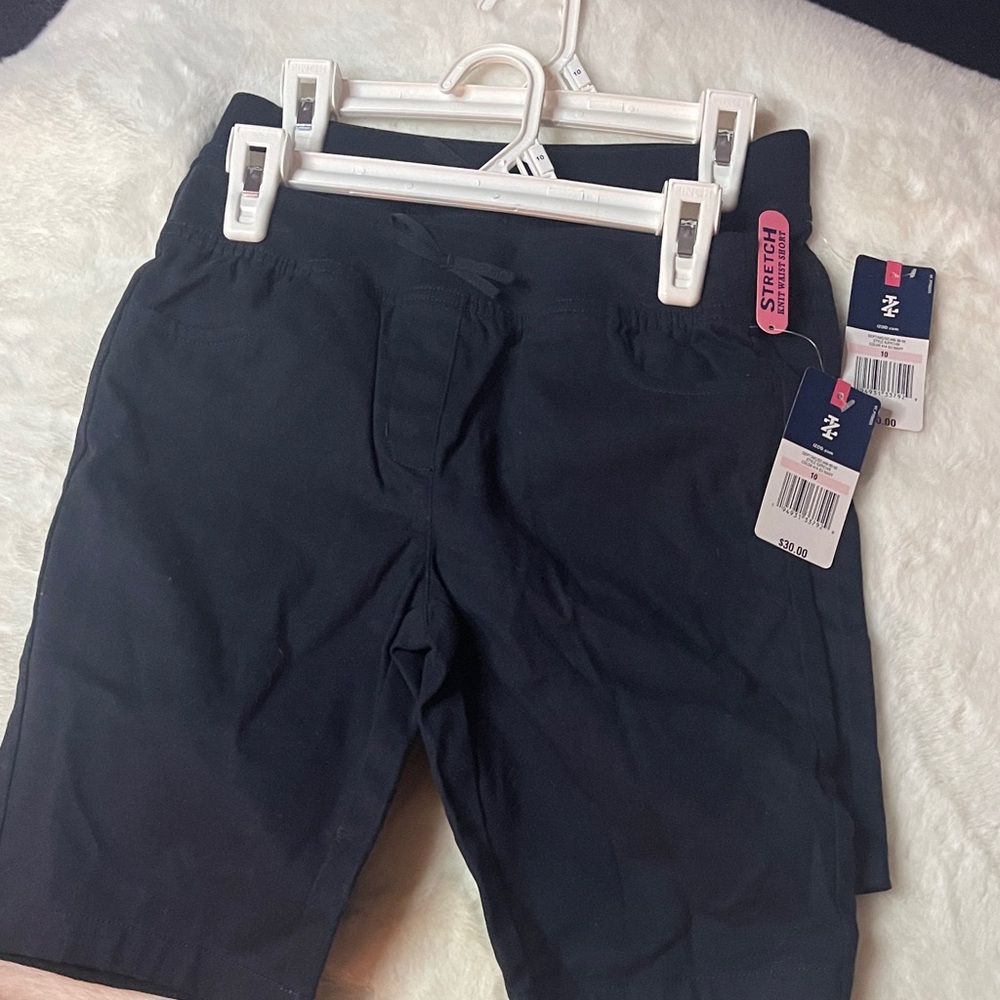 IZOD- Kids/ Girl- Navy Blue Chino Shorts- size 10- NWT - Picture 2 of 7